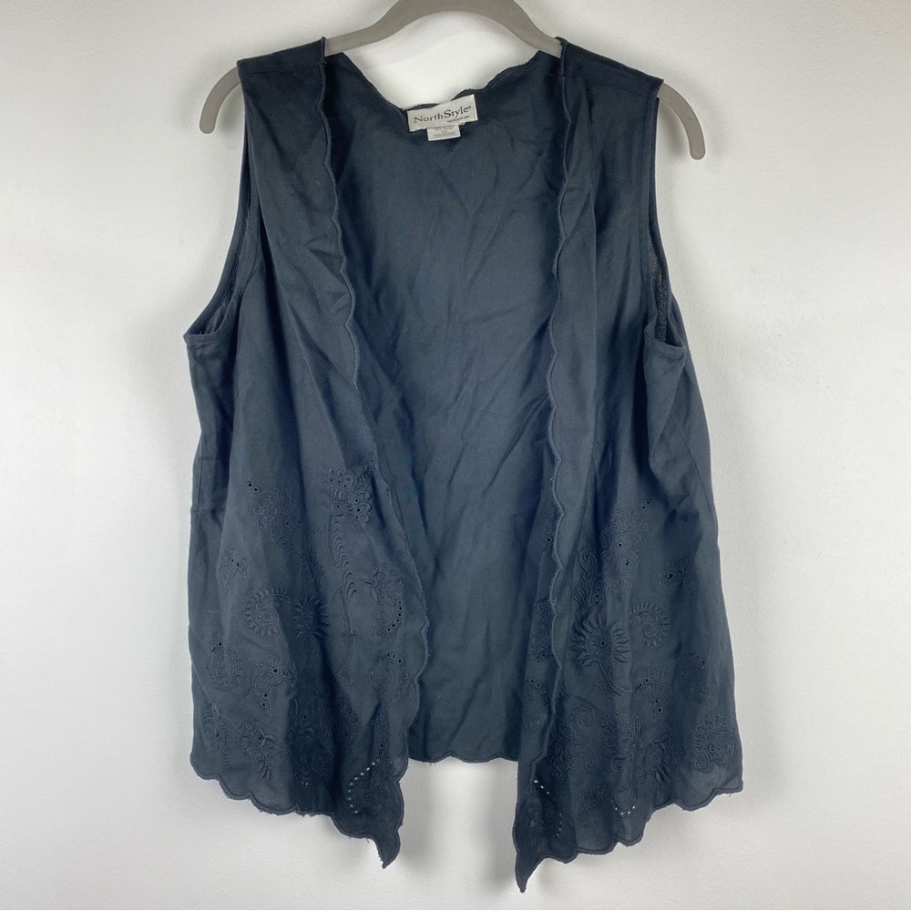 NorthStyle Black Scalloped Eyelet Detail Open Flowy Vest, Size Medium